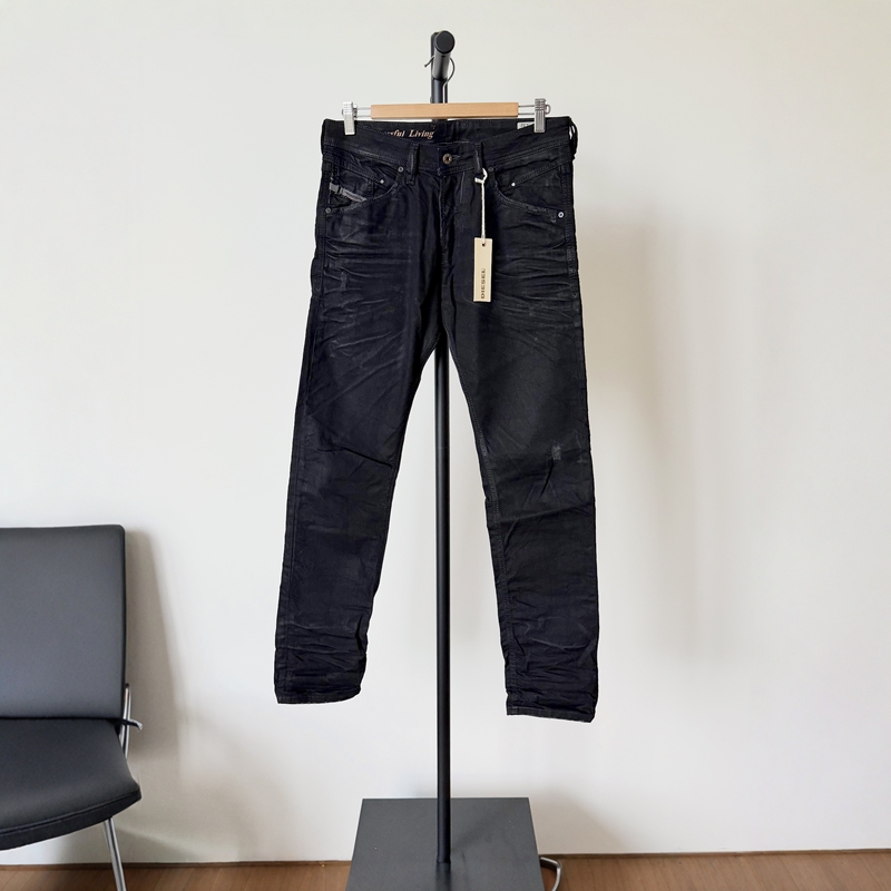 Authentic Diesel Italian-Made Men's Belther 824E Slim-Fit Tapered 3D Wrinkle-Coated Jeans Authentic Diesel Italian-Made Men's Belther 824E Slim-Fit Tapered 3D Wrinkle-Coated Jeans