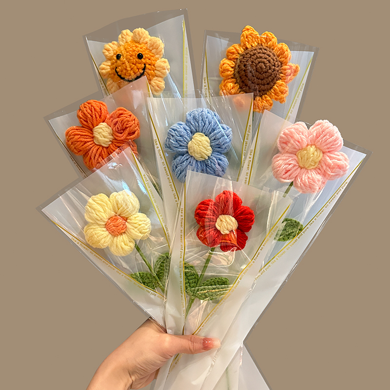 Give You a Small Bouquet of Red Sunflowers as a Gift for Teachers during Teacher's Day or the Start of the School Season