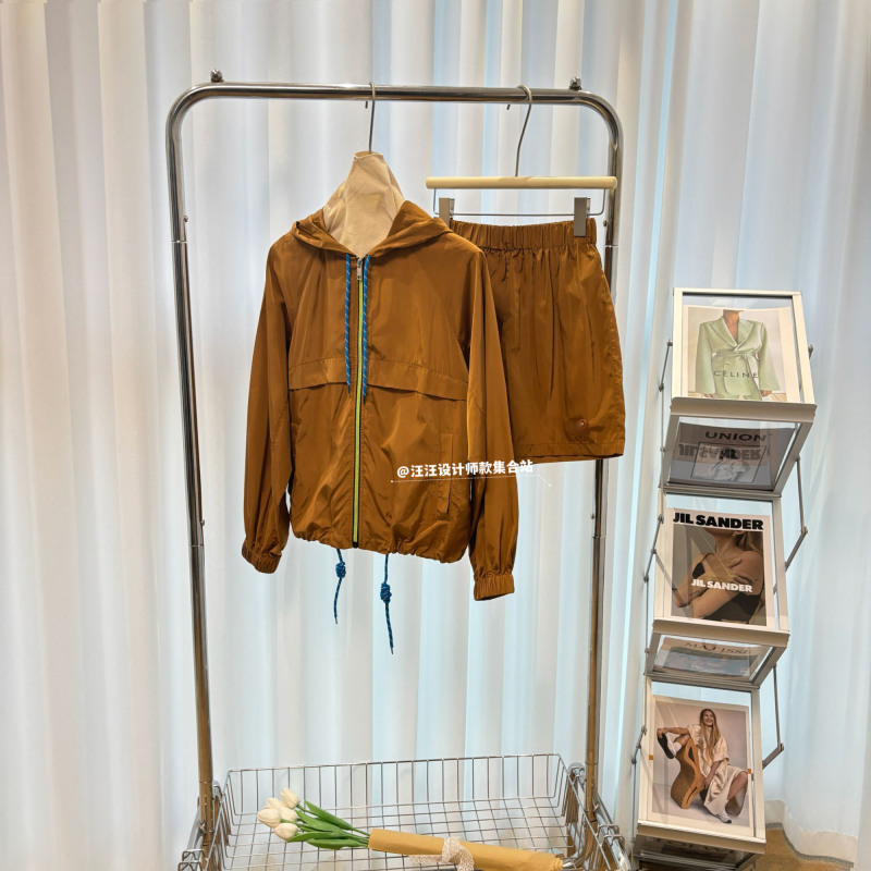 25S Cow~ Color-Blocked Drawstring/Zipper Functional Workwear Hooded Lightweight Jacket + Elastic Waist A-Line Shorts