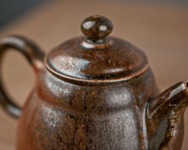 Taiwan He Zhaoying pure manual side to burn pot teapot single pot of ceramic teapot household kung fu tea set collection