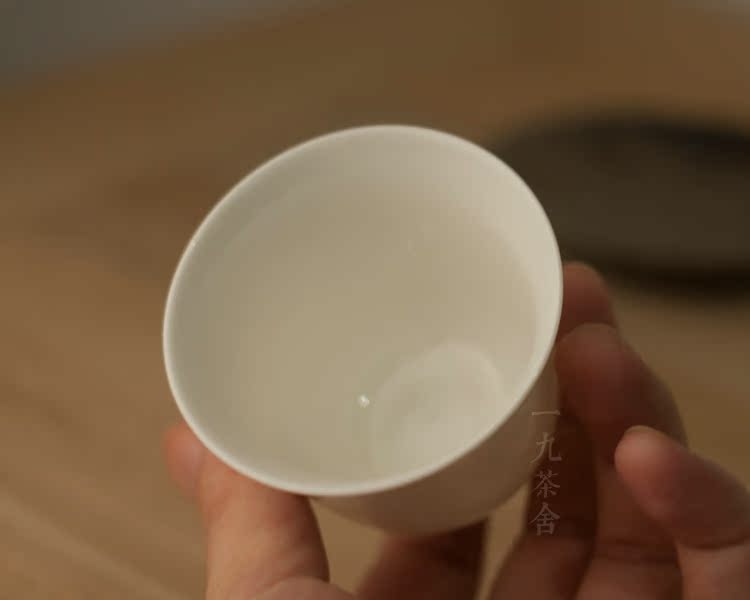 For the jingdezhen ceramic cups masters cup sample tea cup single household kung fu tea cups in use only single CPU