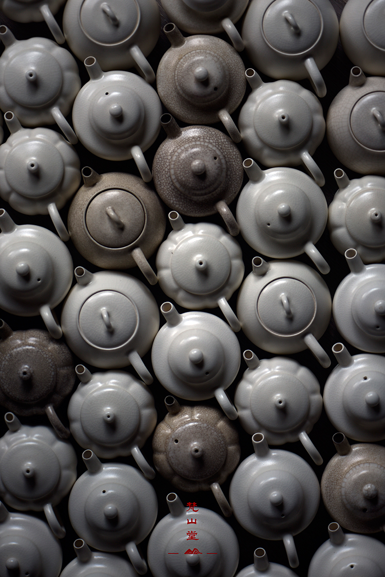Jingdezhen soda glaze white clay teapot household ceramics single pot, kettle flush the teapot on small tea to tea