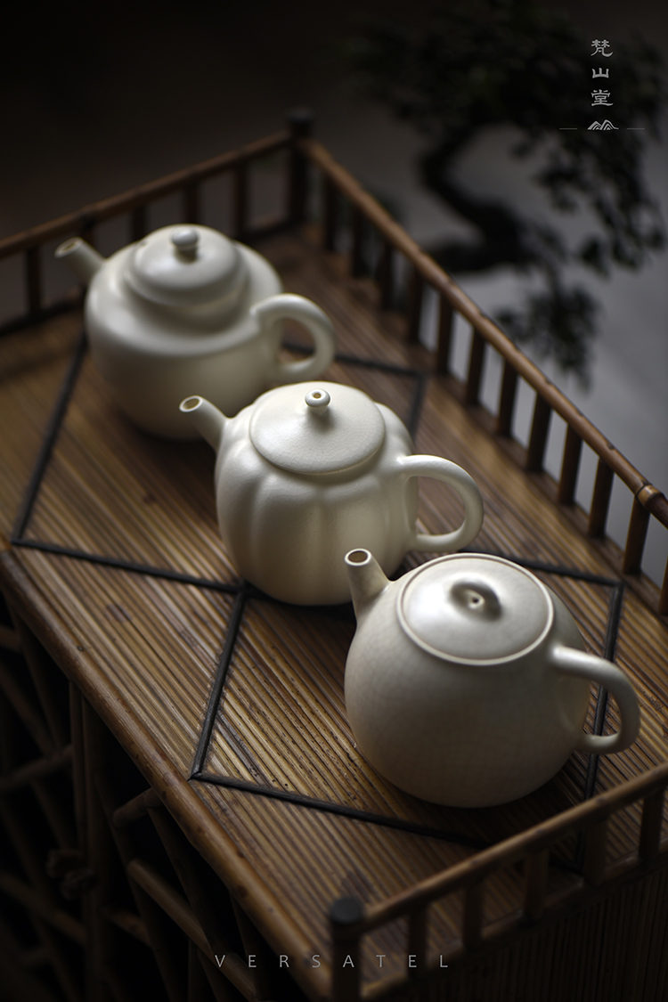 Jingdezhen soda glaze white clay teapot household ceramics single pot, kettle flush the teapot on small tea to tea