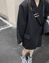 2022 Chun Han Department Personality Profile Design Sense Needle Suit Jacket Woman Loose Boyfriend Wind Power Style Wearing a Western suit