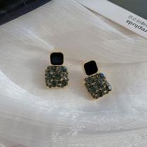 Light extravagant Black Shine Stones Inlaid With Irregular Earrings Fashion Temperament Square Earrings Delicate Niche Original Design Earrings