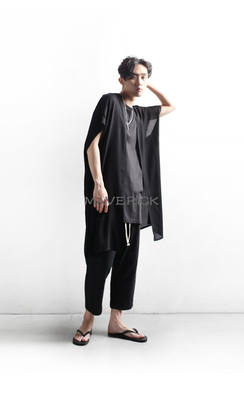 This is a dark and distinctive summer 2018 style with flared sleeves and a sun-protective cardigan. It features a loose, mid-length, and ultra-thin cardigan with a lapel