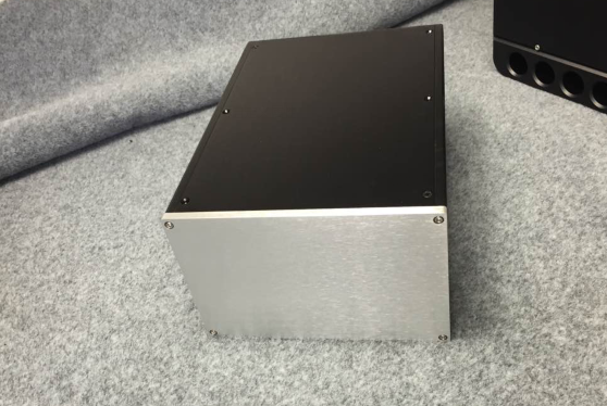 Multi-purpose all-aluminum alloy power amplifier chassis front level ear release distribution box (220X150X300)