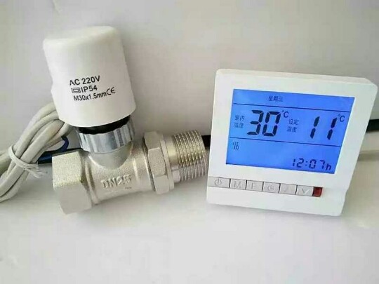 Independent temperature control valve temperature-controlled panel actuator liquid crystal panel control