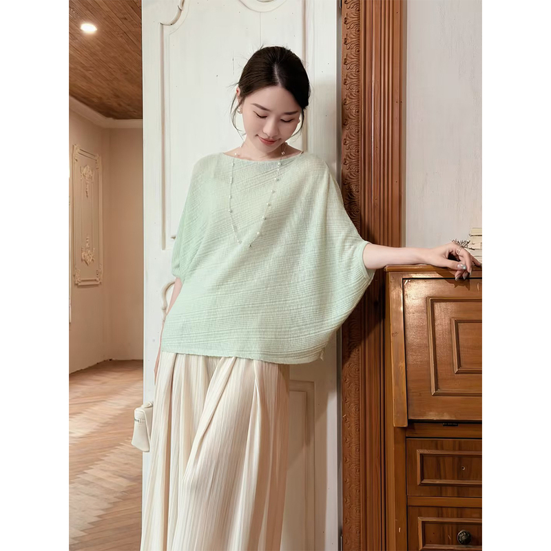 Qiu Yingying Hela Aomi'Wind Fluttering on Shoulders' Loose Batwing Sleeve Draped Diagonal Stripe Slimming Knit Top