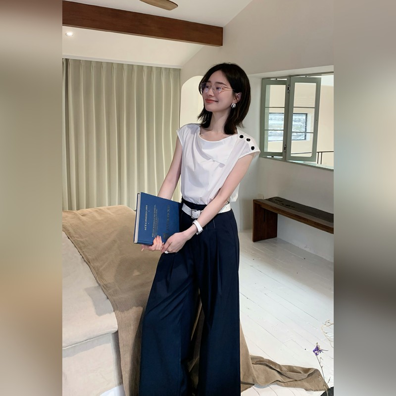 Qiu Yingying's Original Design - "Ice Algae Mud Cool Feeling Shirt" Lyocell Design-Inspired Sleeveless Summer Irregular Shirt for Women Qiu Yingying's Original Design - "Ice Algae Mud Cool Feeling Shirt" Lyocell Design-Inspired Sleeveless Summer Irregular Shirt for Women