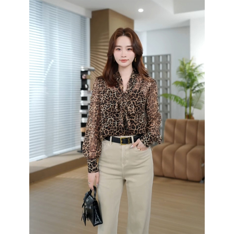Qiu Yingying Helaaomi 100% Mulberry Silk Vintage Leopard Print Ribbon Versatile Shirt