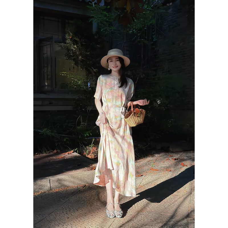 Qiu Yingying's Short-Sleeved Waist-Cinching Dress with Four-Patterned Twisted Fabric and Seven-Colored Auspicious Clouds (Intangible Cultural Heritage - Zhang Linggen)