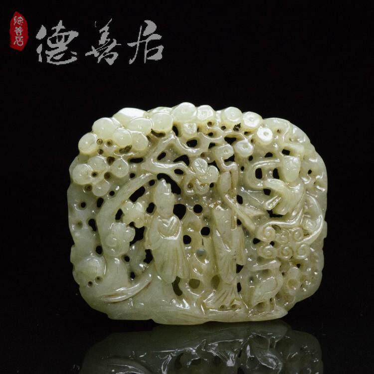 Qing Dynasty old Hetian YuSongxia female jade plate imitation ancient jade female figure jade pendant hollow relief green and white jade matching
