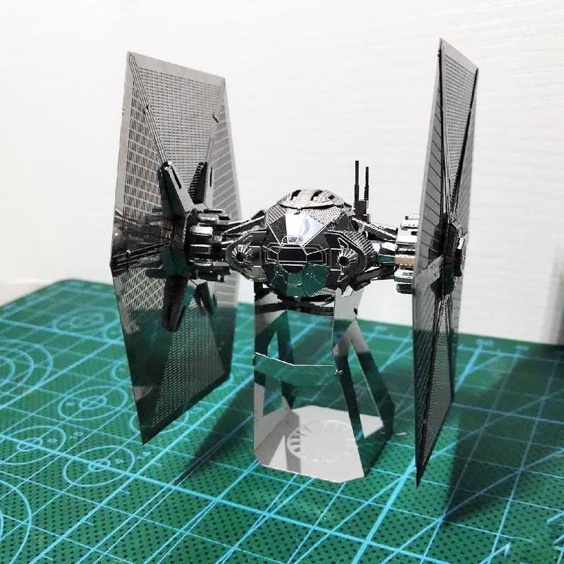 Steel image 3D glue - free stereo metal assembly stainless steel puzzle model of planet fighting Yuan Order Titanium fighter