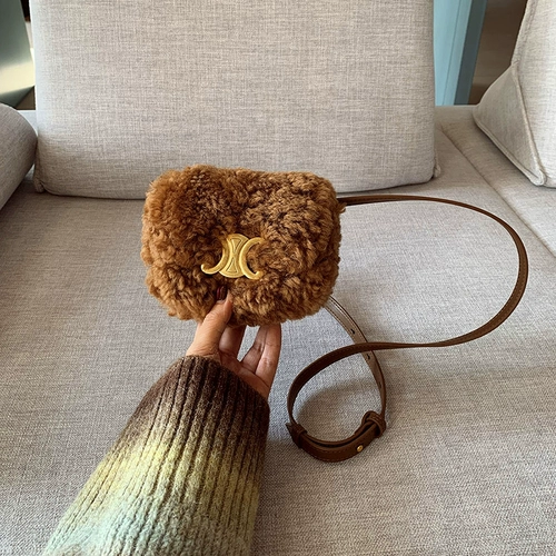 Помада, маленькая небольшая сумка