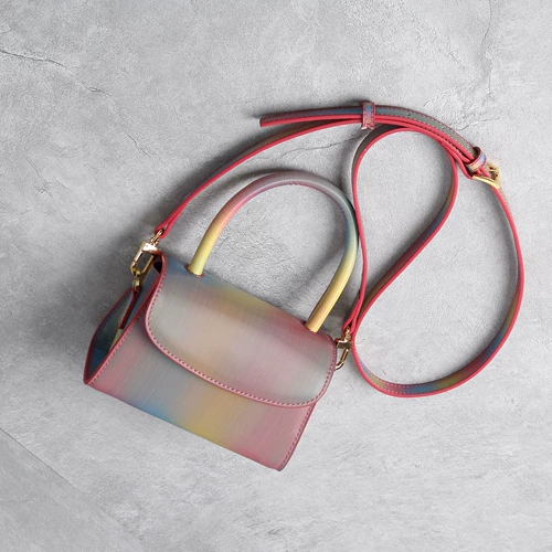 Маленькая универсальная радужная сумка через плечо