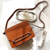 Большой, коричневый