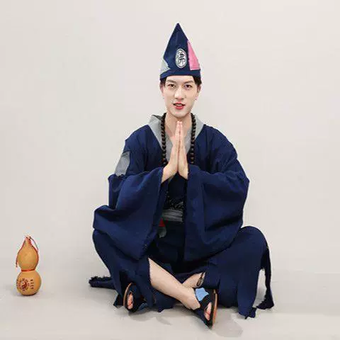 Trang phục cổ xưa Hanfu trang phục biểu diễn nam Jigong trang phục nam đầy đủ bộ người ăn xin người ăn xin ăn xin vải vụn đèn hồng ngoại cốc