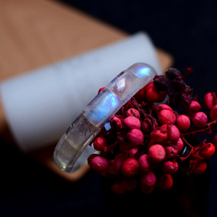 Natural moonstone hand row Sri Lankan women's moonstone hand brand