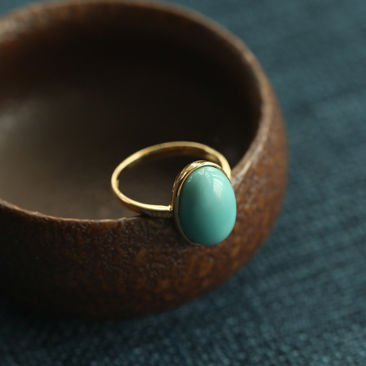 Natural raw mineral jewel green pine stone ring female light glossy high porcelain 18K gold mosaic minimalist design egg surface ring-Taobao