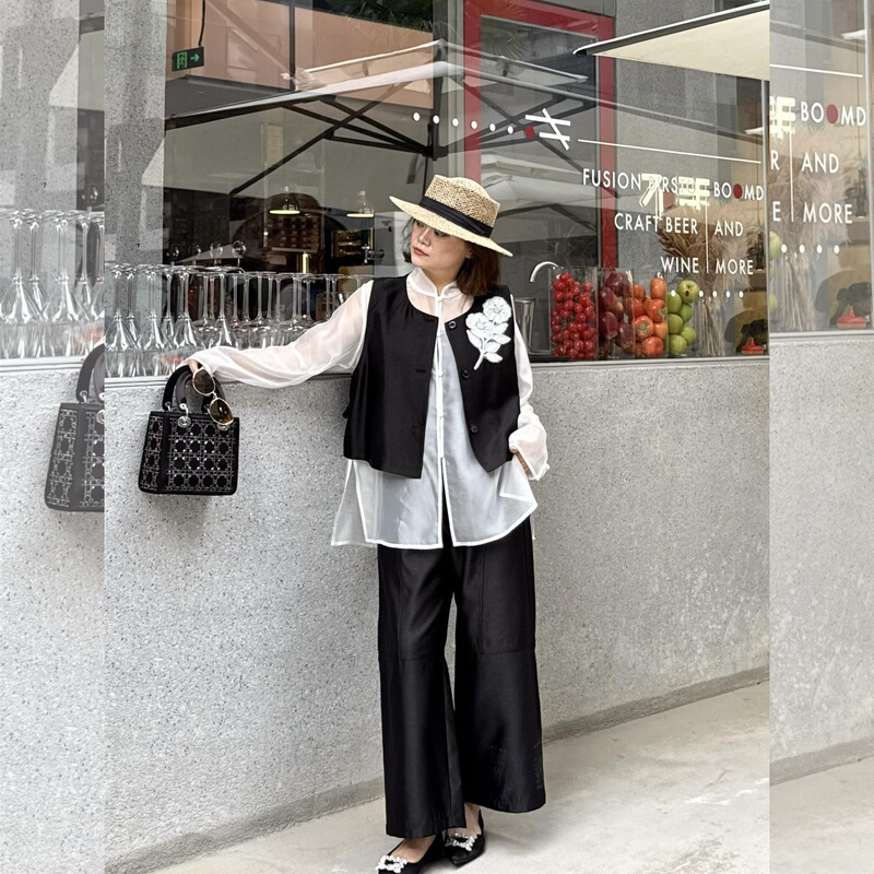 Ye Dafei Ydfstudio Niche Brand, Outstanding Elegance, Early Autumn European-Style Embroidered Vest, Shirt, and Pants Set for Women Ye Dafei Ydfstudio Niche Brand, Outstanding Elegance, Early Autumn European-Style Embroidered Vest, Shirt, and Pants Set for Women