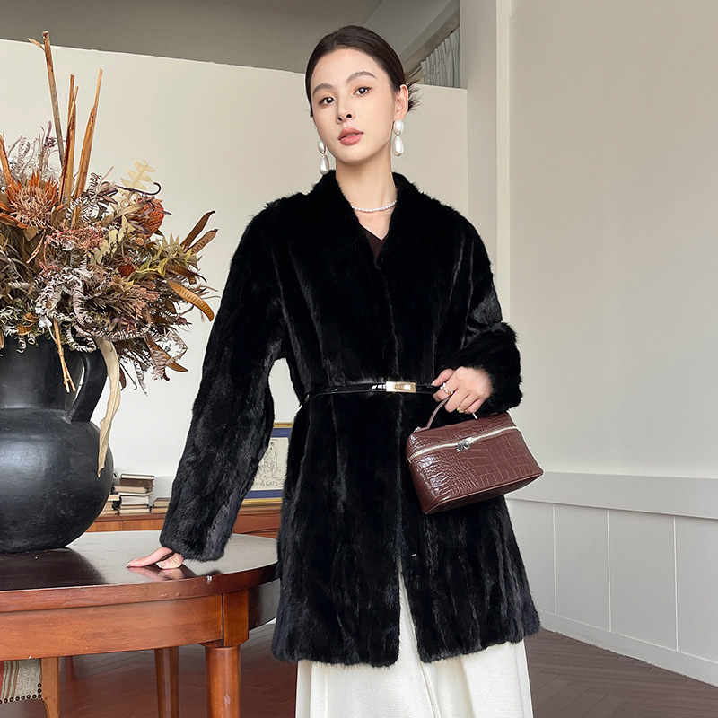 Haining 2025 Winter New Imported Mink Fur Coat for Women, Genuine Mink Fur Jacket, Fur Blend with Mink Fur, Young Style