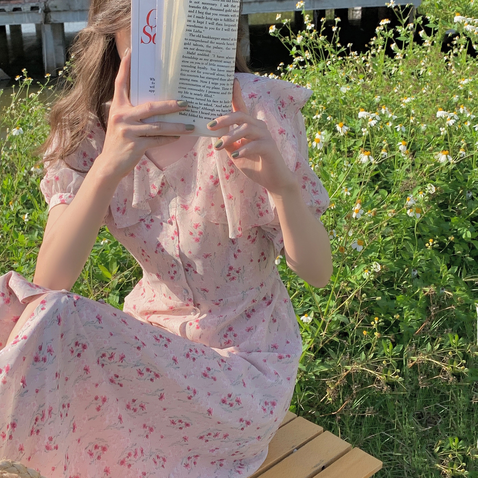 荷叶领粉雾海碎花雪纺连衣裙