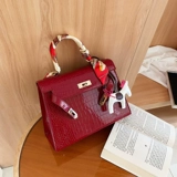 Красная портативная сумка через плечо для невесты, небольшой ремешок для сумки, премиум класс, в западном стиле