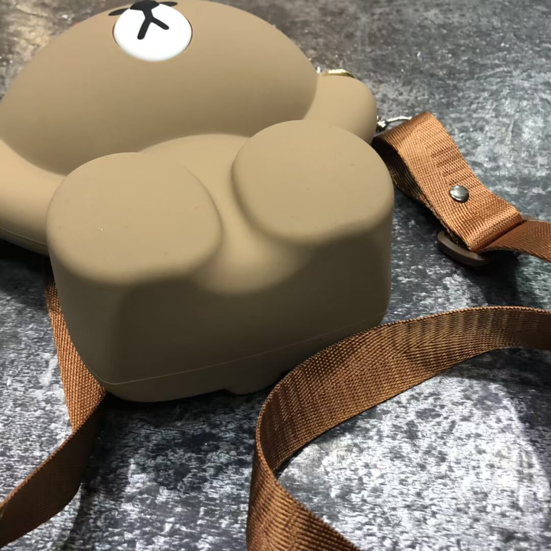 Q UNCLE Xia Xiaoxiong mềm Mạnh silicon nơ dây kéo dọc cầm tay ngăn màn hình lớn không mùi túi Messenger - Túi điện thoại túi đeo chéo xiaomi