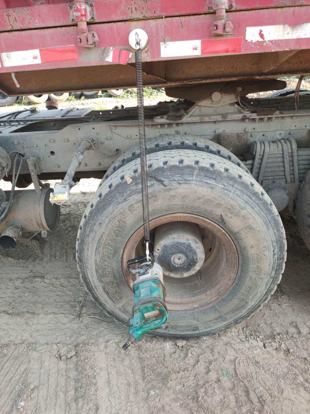 Pneumatic Wrench Hanger Hanger Holder Super Wheel Pneumatic Wrench Rack Steam Repair Tire Disassembly Special Tool 3 generation