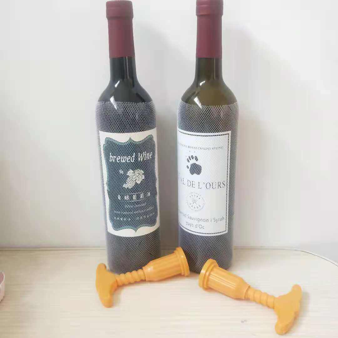 Plastic bottle opener Red wine cork screwdriver Red wine bottle white mesh cover