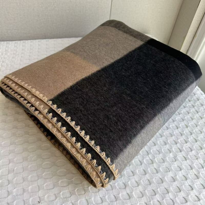 Foreign Trade Hot Item High-Quality Wool Blanket Australian Merino Double-Sided Wool Thickened Blanket That Can Be Used as a Bedspread or Cover Blanket