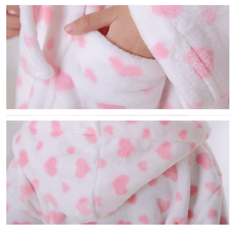 Mùa thu và mùa đông flannel trẻ em nam và nữ áo ngủ dày đồ ngủ trẻ em bé áo choàng tắm tình yêu trùm đầu váy ngủ nữ