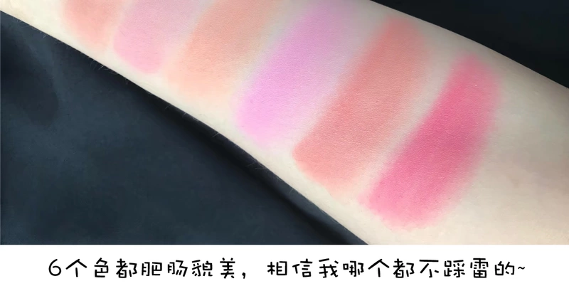 Màu trắng cũ của Anh MUA Blizer micro-flash mờ đơn sắc má hồng Màu tự nhiên tinh tế lâu dài - Blush / Cochineal