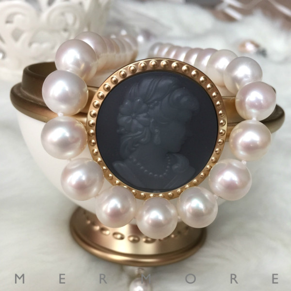 MERMORE Oversized 10-11mm Freshwater Bead Necklace