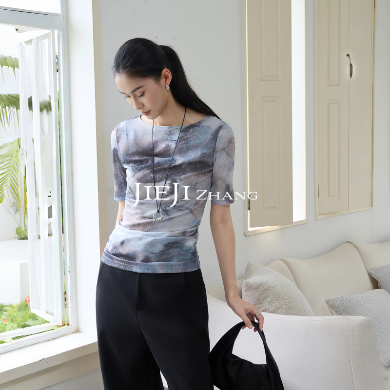Zhang Qi Jieji Zhang【Qian Dai】Summer Printed Short-Sleeved T-Shirt for Women, Round Neck, Thin, Slim-Fitting Top Zhang Qi Jieji Zhang【Qian Dai】Summer Printed Short-Sleeved T-Shirt for Women, Round Neck, Thin, Slim-Fitting Top