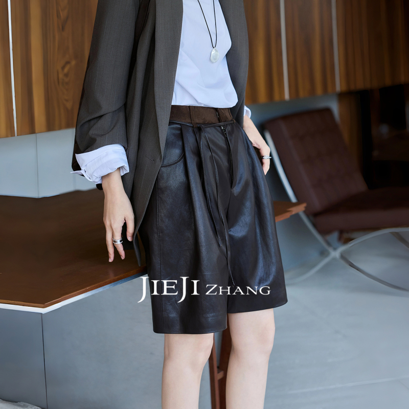 Zhang Qi Jieji Zhang [Twilight Coffee] Retro Color-Block High-Waisted Leather Shorts for Women, Early Autumn Wide-Leg Slimming Five-Point Shorts