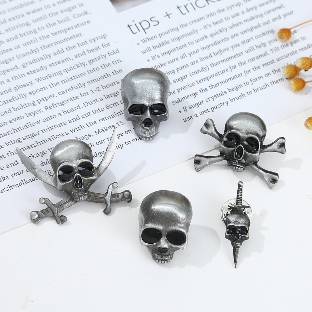 Halloween Retro Accessories High-End Skull Pumpkin Spider Dark Dragon Brooch European and American Personalized Clothing