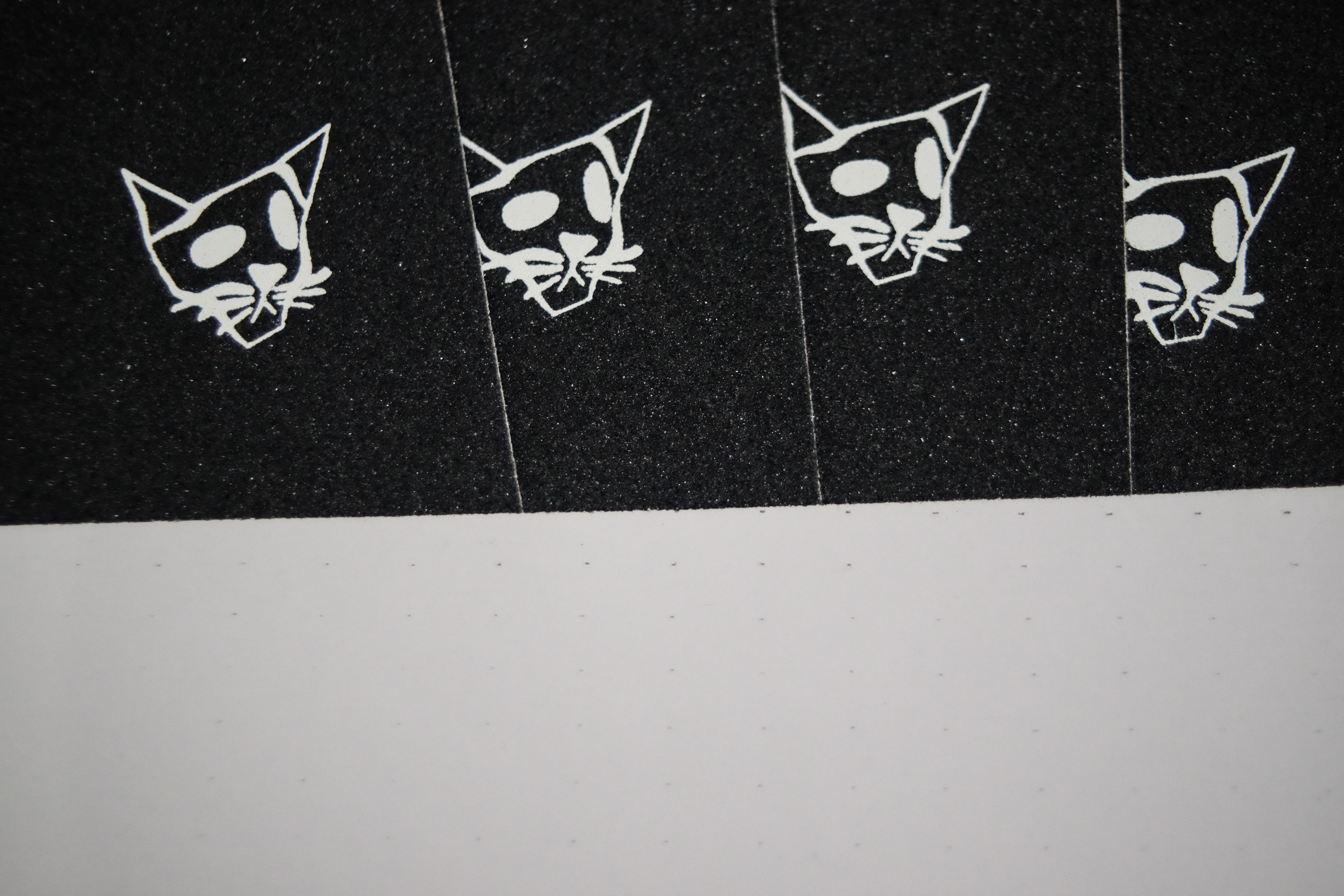 CATCREW ván trượt giấy nhám lưới giấy nhám đỏ đôi sợi dọc ván trượt chuyên nghiệp giấy nhám chống trượt lỗ cát - Trượt băng / Trượt / Thể thao mạo hiểm giày trượt patin trẻ em