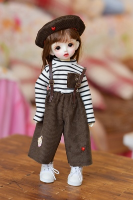 taobao agent Spot milk sugar doll clothing BJD6 point Blythe small cloth daily cute striped set of paper style paper -like tutorial materials