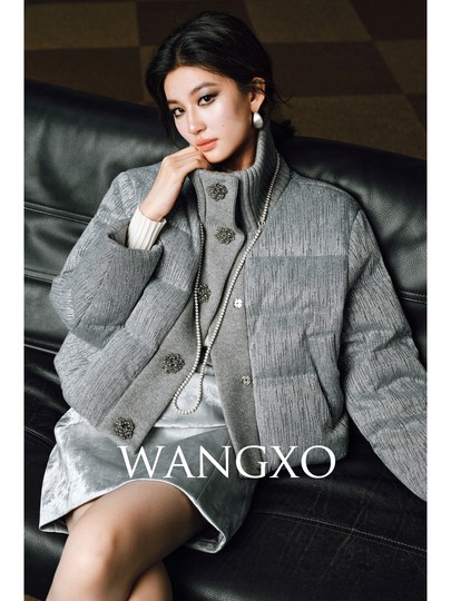 Wangxo｜Custom Spun Wool Two-Tone Specialty Yarn｜Flowing Shimmer with Rhinestones｜95% White Duck down Short down Jacket