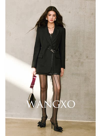 Wangxo｜Shimmering Silk Wool｜Metal Buckle Belt, Notched Lapel, Structured Shoulder Silhouette, Waist-Cinching Blazer