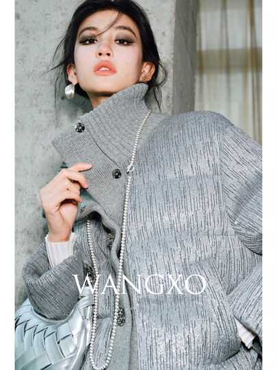 Wangxo｜Custom Spun Wool Two-Tone Specialty Yarn｜Flowing Shimmer with Rhinestones｜95% White Duck down Short down Jacket