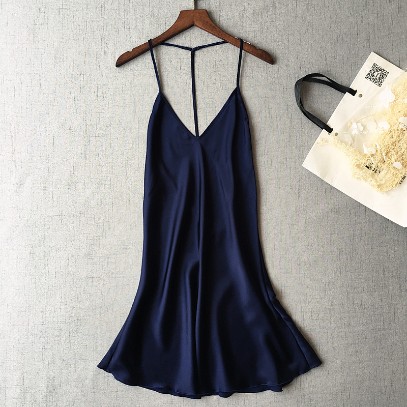 Bộ đồ ngủ nữ gợi cảm quyến rũ mùa hè quyến rũ lớn làm đẹp backless dây đeo cổ chữ V váy ngủ cao cấp lụa màu rắn váy ngủ lụa tơ tằm