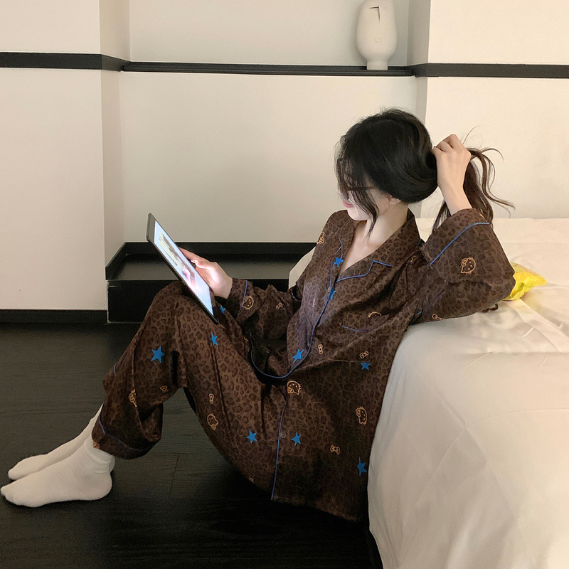 Victoria Color-Blocked Cute Kt Cat Leopard Print Silk Pajamas for Women, Long-Sleeved Comfortable Korean Style Sweet and Cool Loungewear Set