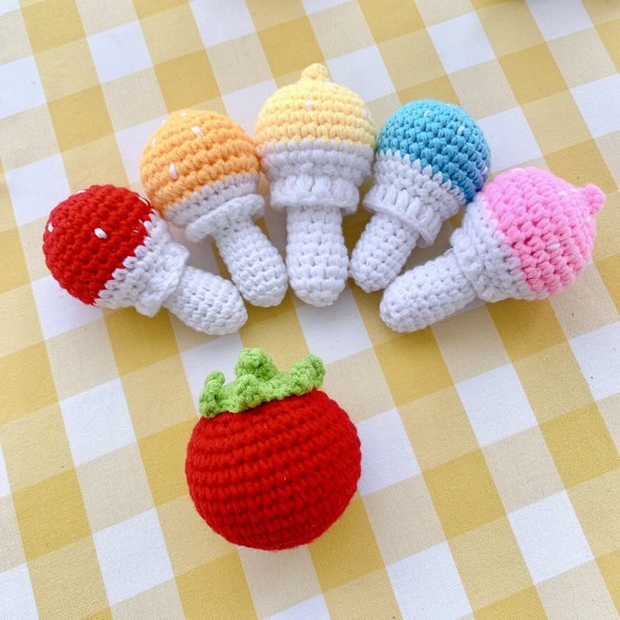 Pet cat and dog toys yarn knitted fruits and vegetables cartoon chewing ball VIP Teddy Bichon Pomeranian Yorkshire Terrier