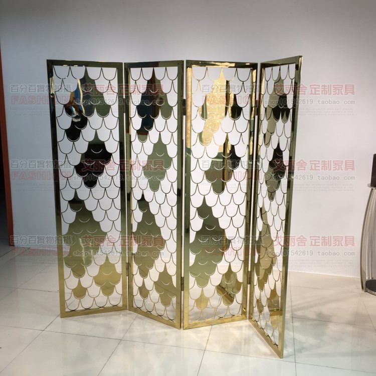 Champagne vàng màn hình thép không gỉ đồ nội thất cửa sổ tùy chỉnh phân vùng màn hình gấp thép không gỉ khắc màn hình đồ nội thất câu lạc bộ song cửa sổ gỗ vuông