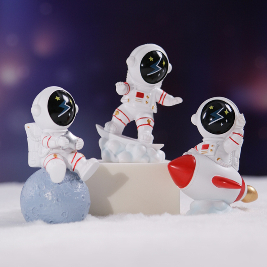 Interstellar Astronaut Blind Box Ornament Creative Tide Play Hand-held Desktop Home Birthday Gift Resin Craft Ornament