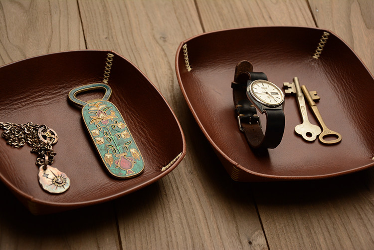 Brown saddle leather thick seam line disk disc storage handmade cosmetic collection box