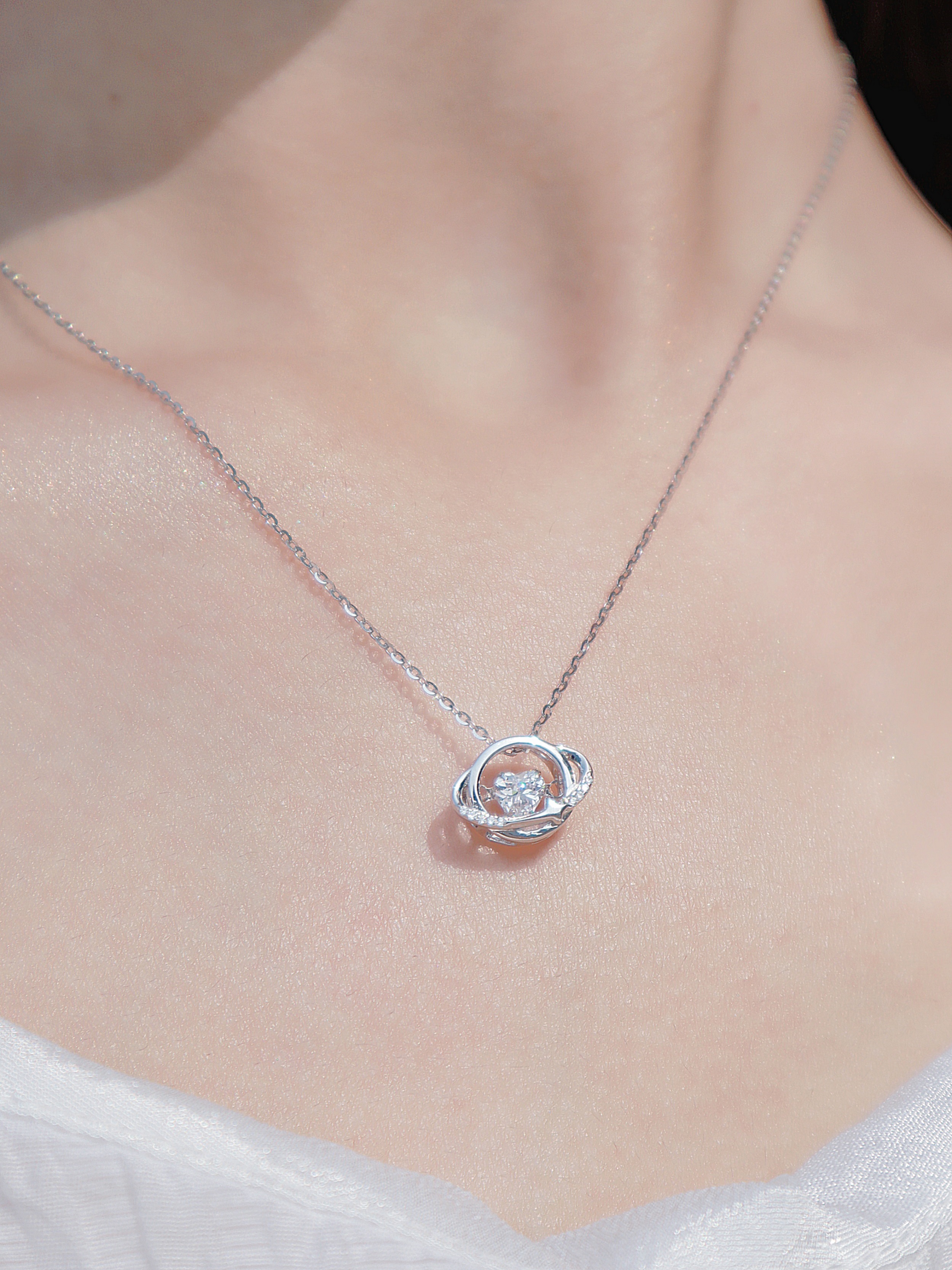 WHITE LINK but Spirit of the Spirit S925 pure silver necklace to send girlfriend girlfriend's birthday New Year gift gift box-Taobao